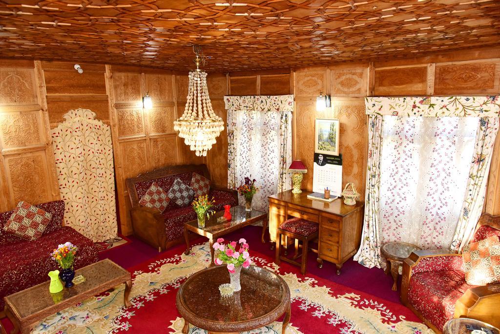 Hotel White House Group Of Houseboats Srīnagar Exterior foto