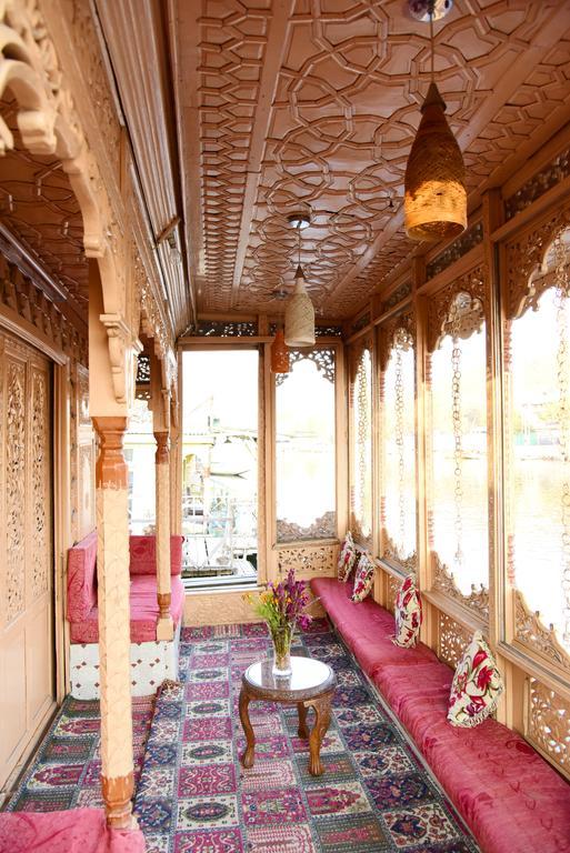 Hotel White House Group Of Houseboats Srīnagar Exterior foto